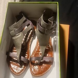 Dam Eldelmam sandles size 8